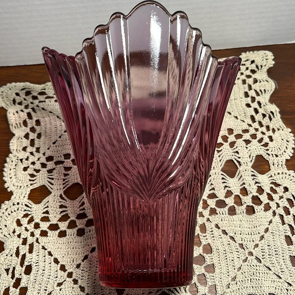 Fenton Dusty Rose Cranberry Ruffled Tulip Vase – 1970s Art Glass Collectible